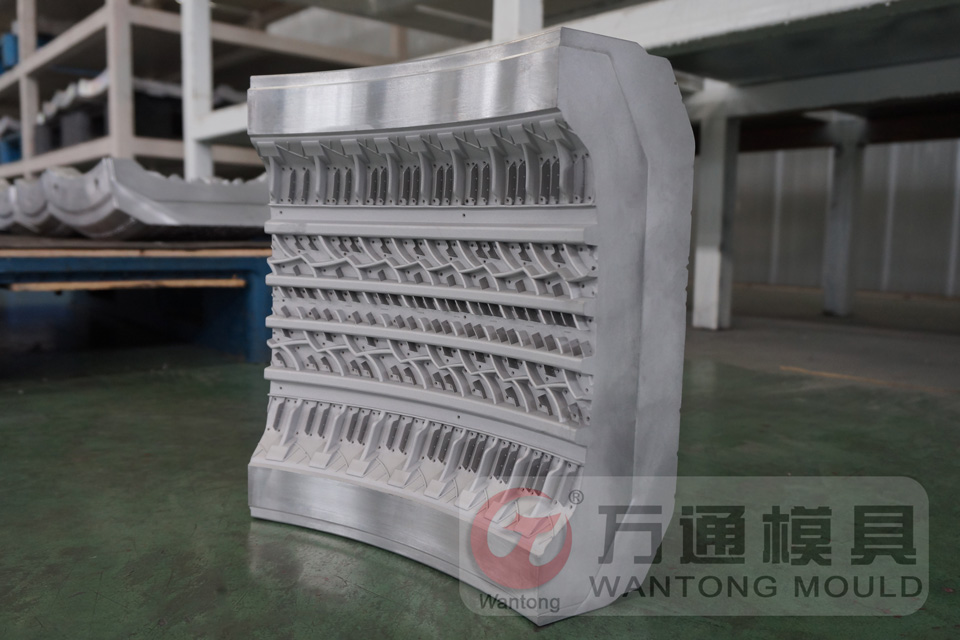 半钢轮胎模具